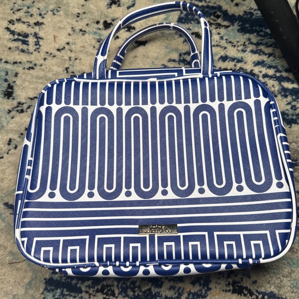 Trina Turk‎ Blue White Geometric Cosmetic Makeup Travel Case Bag Organizer Pink
